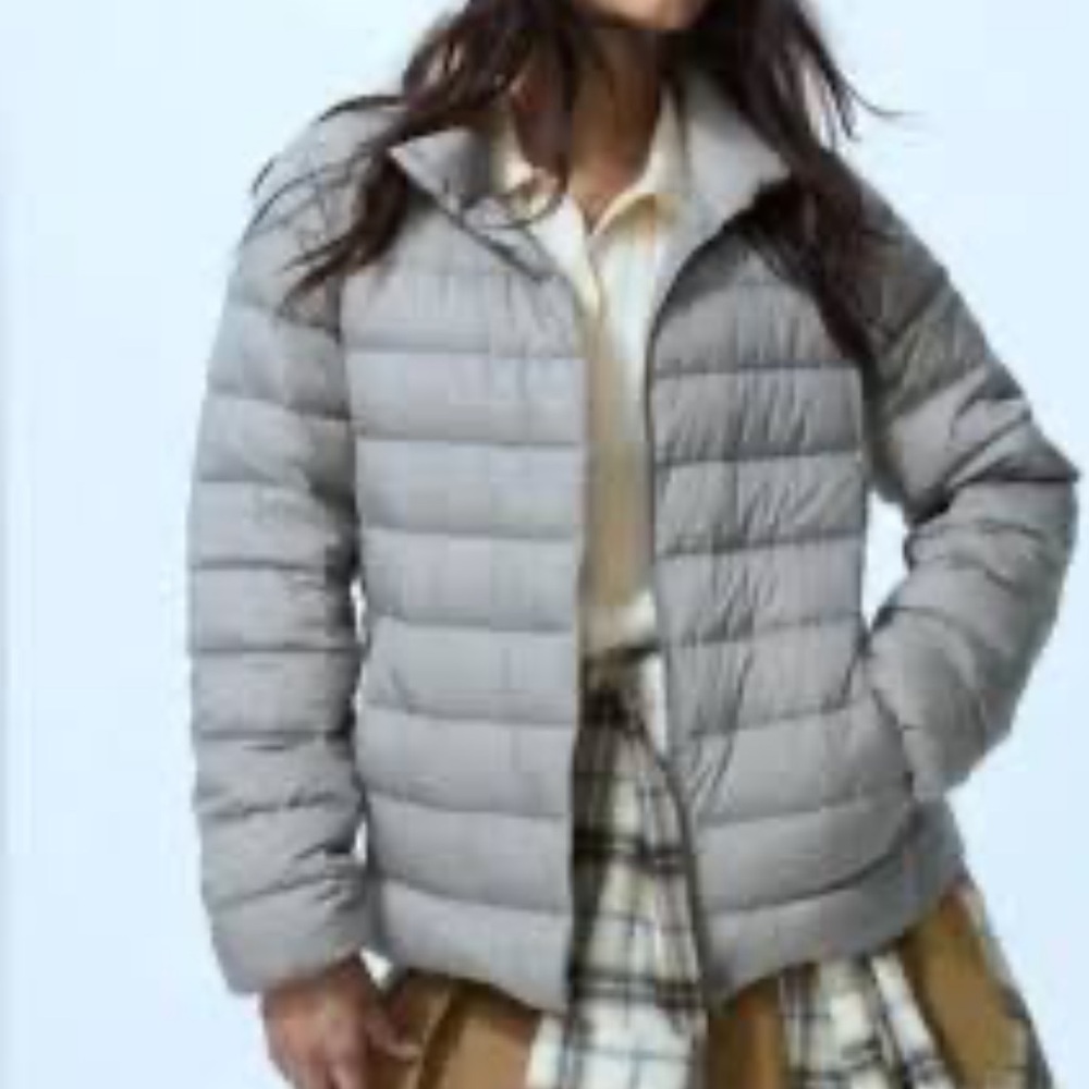 Uniqlo ultra lightweight, downfield, puffer jacket Light Gray Jacket L